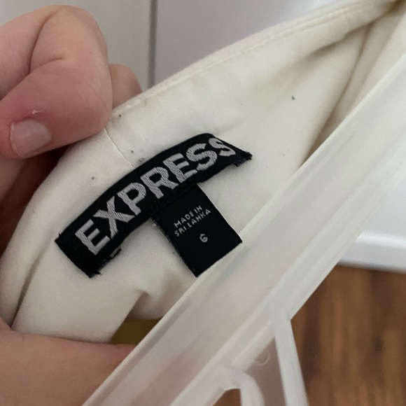 Express - Picture 3 of 3